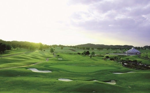 豪華ヴィラ宿泊＋平日プレー3食付　1名利用券（※ご利用は2名様より）ヘレナ国際カントリー倶楽部