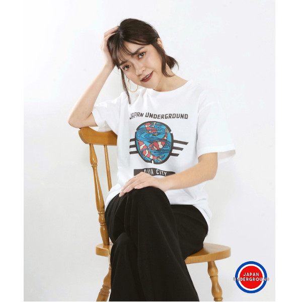 ふるさと納税 服 新潟県 小千谷市 小千谷市マンホールTシャツ（白） Sサイズ 錦鯉バックプリント TAK JAPAN 0037-0003SV01-01 Sサイズ 小千谷市マンホールTシャツ（白） 【Sサイズ】 錦鯉バック