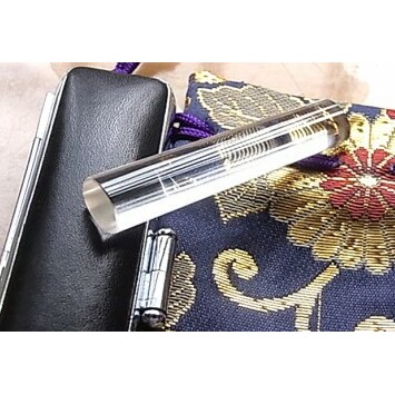 老舗が作った、天然水晶石『小判型』はんこセット【専用牛革ケース・金襴袋付】[5839-0094]