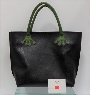 「鞄工房 香」カエルのトートバッグ
