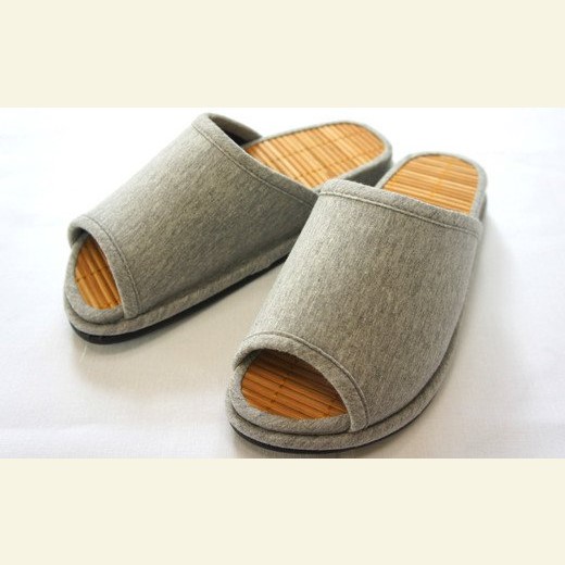 D型セノーテニット竹炭スリッパ　グレー＜女性用Ｍサイズ（約24cmまで）＞　【04301-0359】