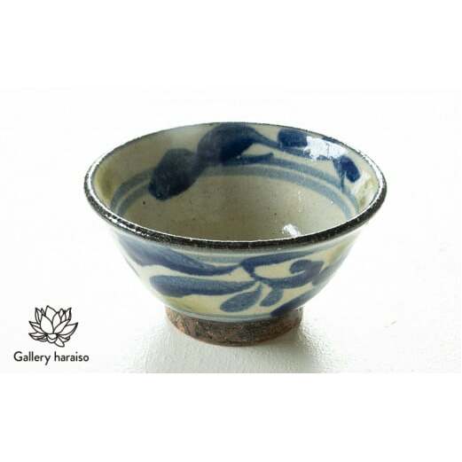 SALE⬇️古琉球　マカイ　茶碗　ヤチムン やちむん 茶碗 マカイ 3.8寸 菊紋唐草ブルー 中城窯 お茶碗 ちゃ