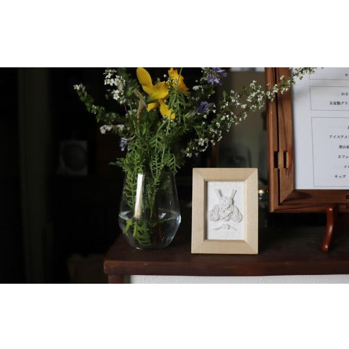 水引フレーム飾り【兜(白)】[52210888] インテリア 小物 置物 壁掛け 絹巻き水引 玄関 小窓 水引雑貨 雑貨 手のりサイズ 木製フレーム 端午の節句 