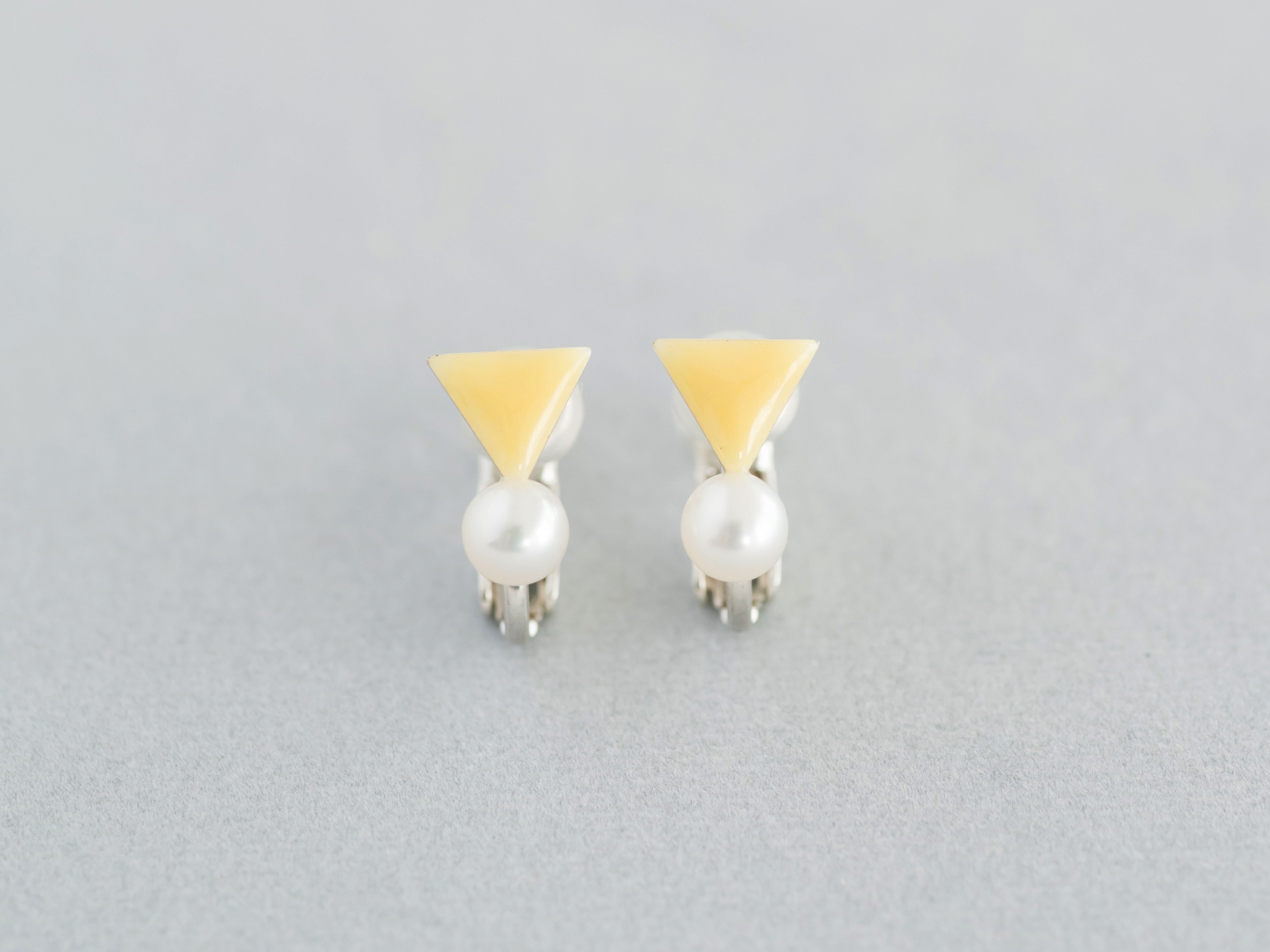 Kenichi Kondo パール付き七宝イヤリング・三角