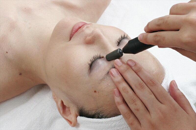 【女性限定小顔フェイシャルエステ】インディバ小顔トリートメント　70分 【 エステ 神奈川県 小田原市 】