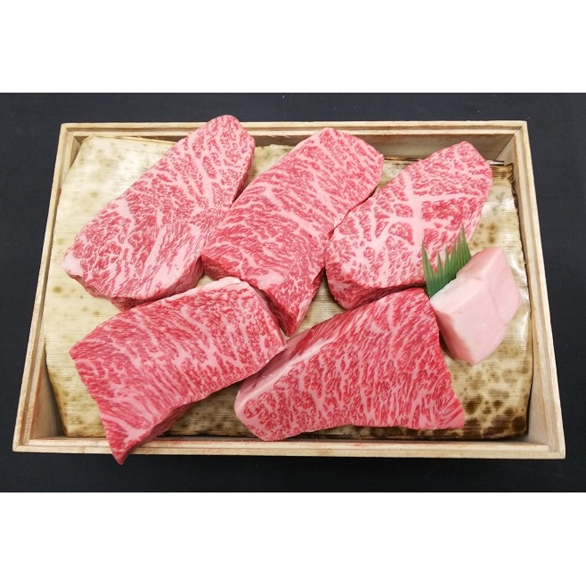 【桜八】「うねめ牛」A5等級ももステーキ 700g（140g×5枚） 牛肉 お肉 もも肉 