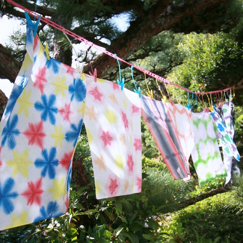 老舗呉服店でハンカチの絞り染め体験（25名様分） 099H2944