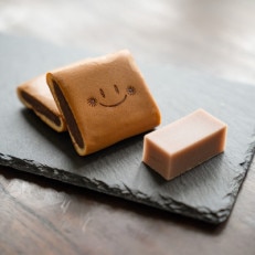 【寄付者様の声から誕生】和菓子処「三松堂」のこいの里・笑小巻の和菓子セット【配送不可地域:離島】【1292079】