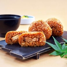 【マツコの知らない世界で紹介されました!】豚角煮入り焼きおにぎり(10個入り)【配送不可地域:離島】【1070103】