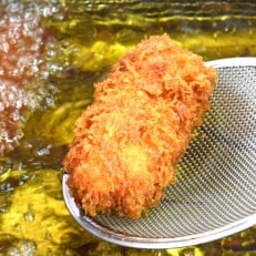 【発送月固定定期便】お魚やさんが作る!!かにクリームコロッケ 大12個セット(岡垣町)全3回【配送不可地域:離島】【4002957】