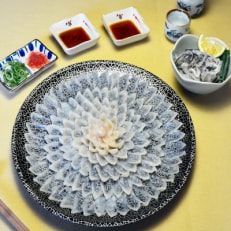 【毎月定期便】とらふぐ刺身 菊盛り一尺大皿 ふぐ皮湯引き付 4人前全3回【配送不可地域:離島】【4009128】
