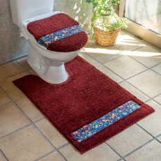 北欧の「幸せを運ぶ馬」ダーラヘスト柄の胴長トイレ2点セット　ワインレッド【1255713】