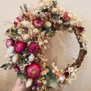 062ドライフラワーリース【田村フローリスト】 お花 植物 贈り物 誕生日 結婚祝い ホワイトデー バレンタイン 父の日 母の日 結婚記念日 送別 退職 ギフト