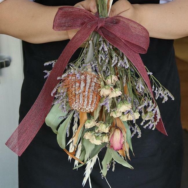 ドライフラワースワッグ ブルエ【田村フローリスト】 お花 ホワイトデー 母の日 敬老の日 壁飾り 店内 自宅 店舗 玄関 廊下 リビング インテリア ナチュラル 贈り物