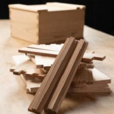 森の美しさを守る 与謝野スギで作る仕掛け木箱づくりキット　京都丹後の杉でつくる「大工さんの道具箱」【1572977】