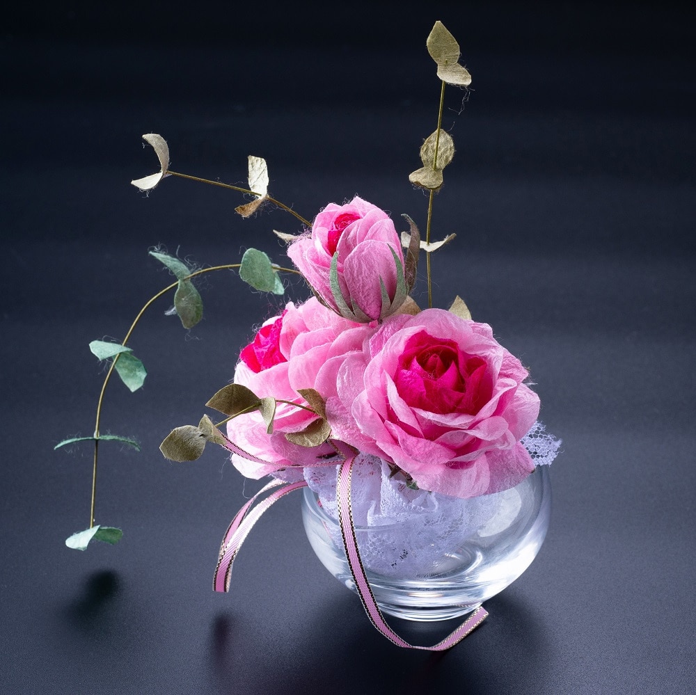【まゆ玉から生まれる花 まゆ花(別名:シルクフラワー)】 まゆ花アレンジメント バラの花3本とユーカリリーフ2本 A4217