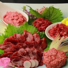 鮮馬刺しバラエティー3種セット(南阿蘇村)【配送不可地域：離島】【1407398】