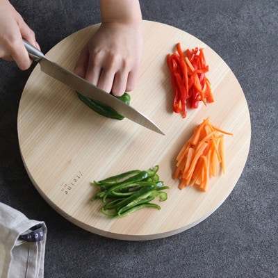 teine 福井県産の檜まないた 30cm 丸型 ギフトセット【1610823】