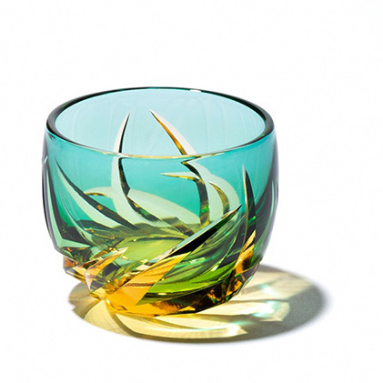 江戸切子 ぐいのみ 「焔」 琥珀纏/グリーン 【玻璃匠山田硝子】切子 グラス 工芸品 伝統工芸 酒器 クリスタルガラス 
