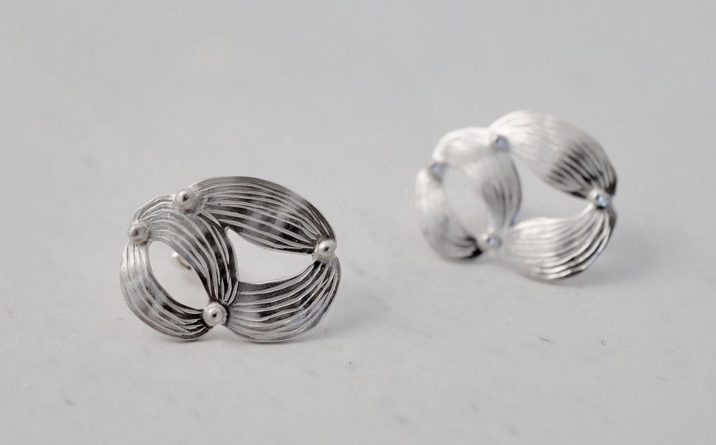 【ピアス】あおあお ピアス 1個(1ペア) / 両耳用 シルバー アクセサリー シンプル 小物 日用品 雑貨