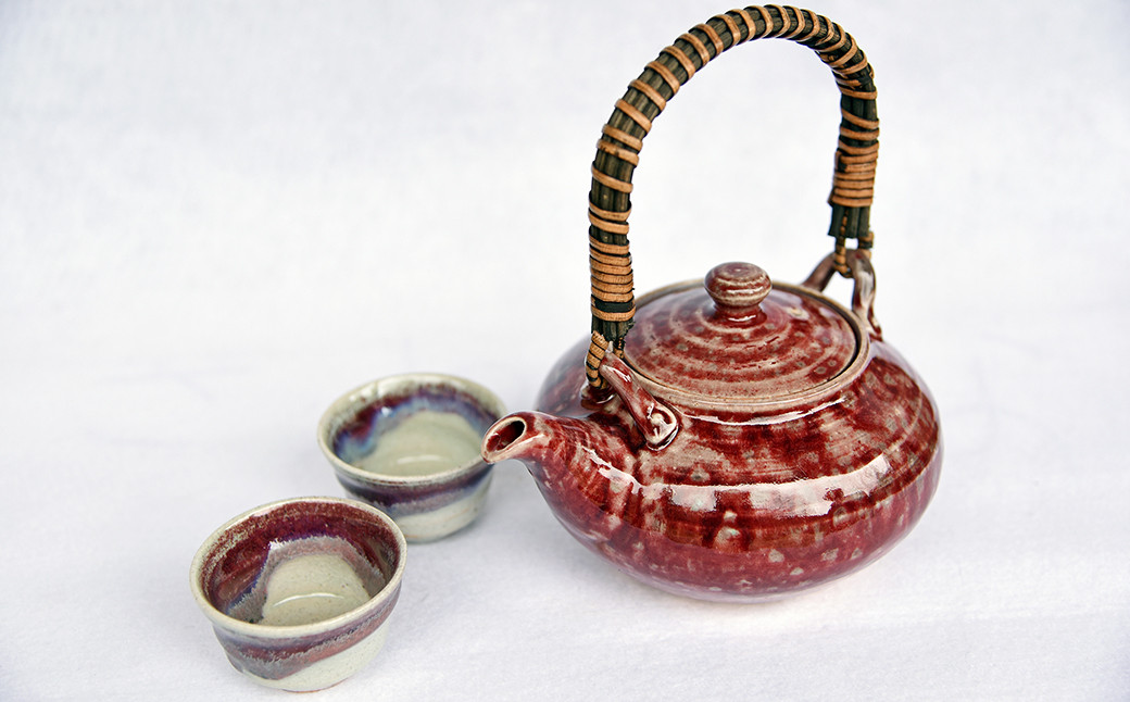 【上野焼香春徹山窯】直燗土瓶(赤)※お猪口 2個付き