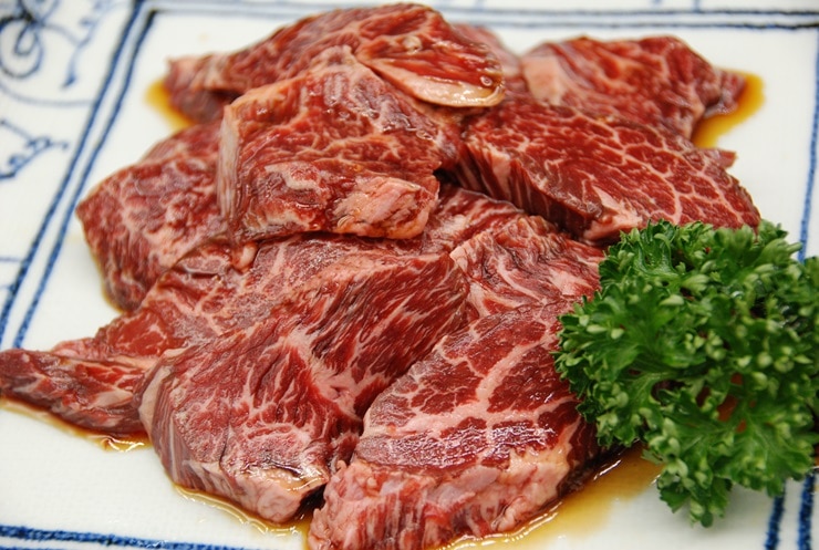(冷凍) 自家製タレに漬け込んだ 柔らかくジューシーな牛ハラミ 900g / 歩商事 焼肉 バーベキュー 定番 奈良県 田原本町