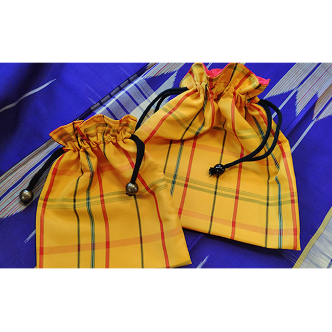 伊豆の踊子　着物地で作った手作り親子巾着袋 雑貨・日用品 