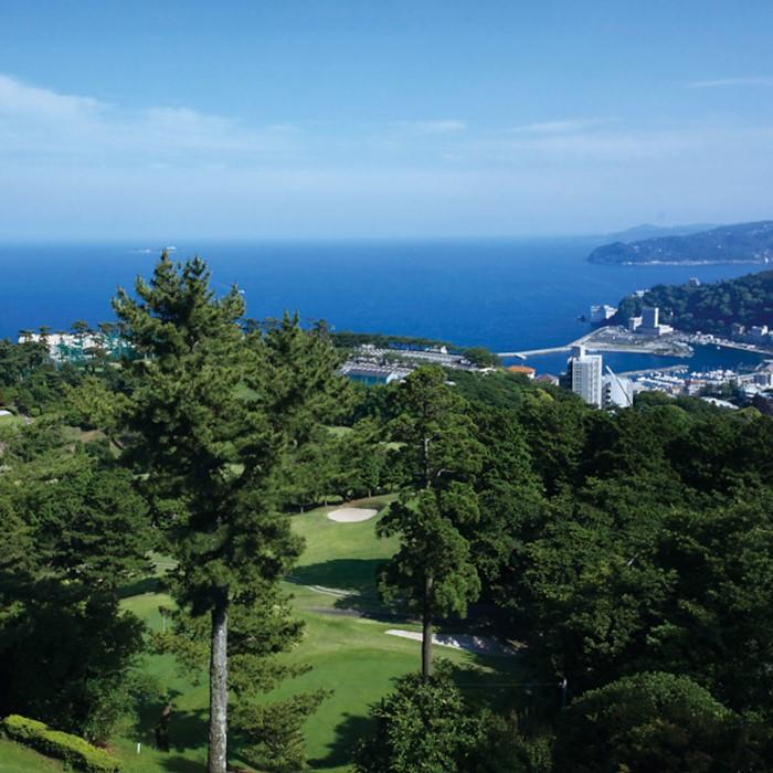 熱海ゴルフ倶楽部　平日 2名様ゴルフプレー・熱海倶楽部迎賓館ホテル　宿泊券 1泊3食付