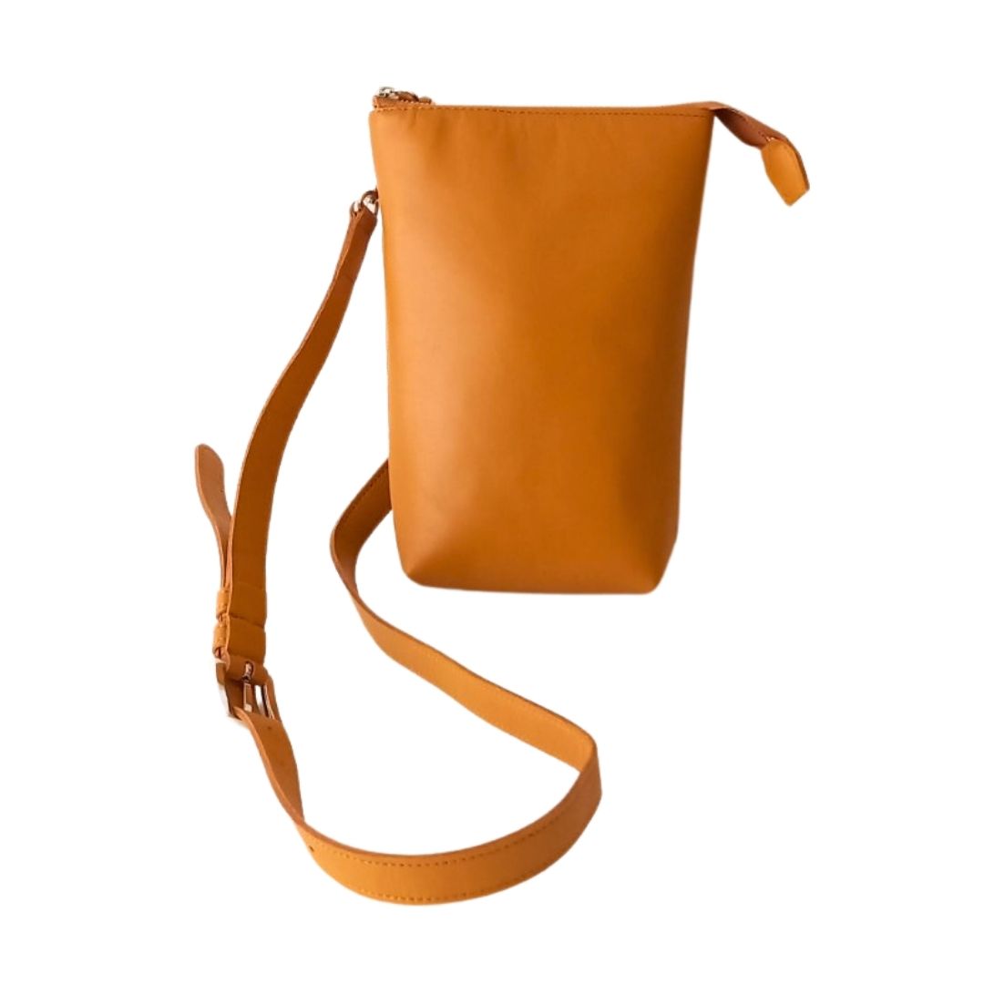 斜め掛けレザーショルダーバッグ　キャメル 073N-009-CAMEL