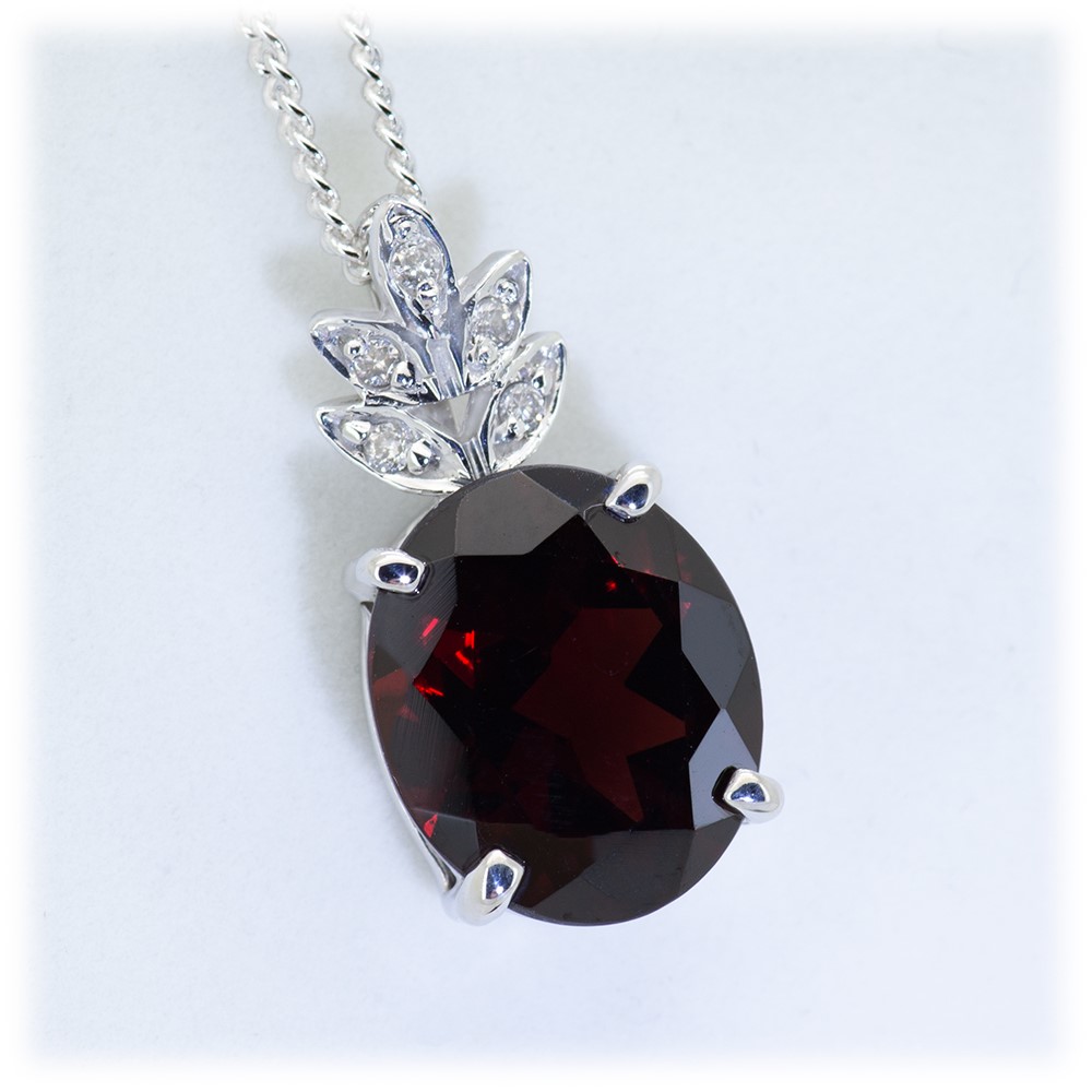 ガーネット ペンダント 5.0ct K10WG (26359)BR-40 [山梨 ペンダント ネックレス ガーネット ゴールド ジュエリー]