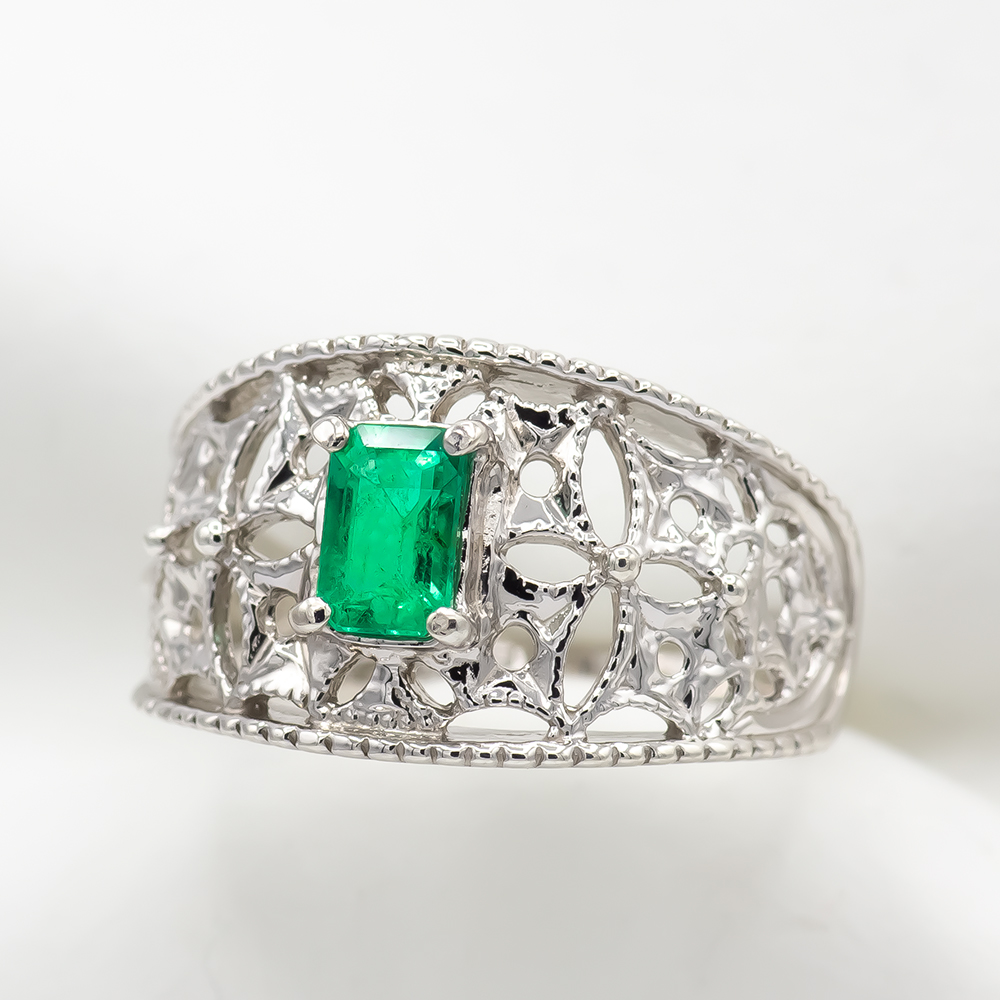 エメラルド リング 0.5ct Ag900(Pt100) (14440)BR-22 [山梨 指輪 エメラルド プラチナ ジュエリー]