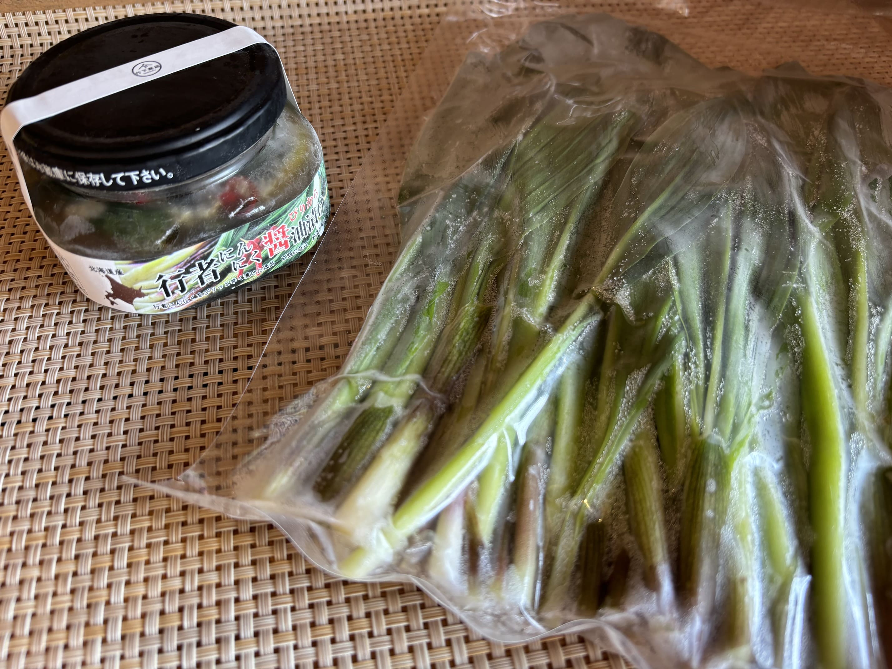 行者にんにくセット（生の行者にんにく葉・行者にんにくぴりから醤油漬けのセット） [a107-034]