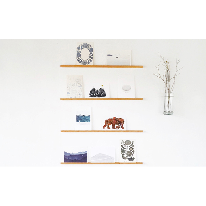 棚 ポストカード ラック ポスレイト 4本1セット ビーチ 無垢材 飾り棚 ウォールシェルフ 飾る 収納 壁付け 壁掛け 小さい スリム 木製 オープンラック オープンシェルフ インテリア おしゃれ はがき 写真立て 雑貨 静岡 静岡県 島田市