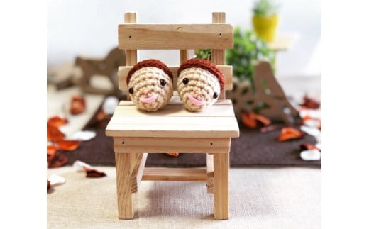 【56-02】チャーミングケア　２粒のどんぐり