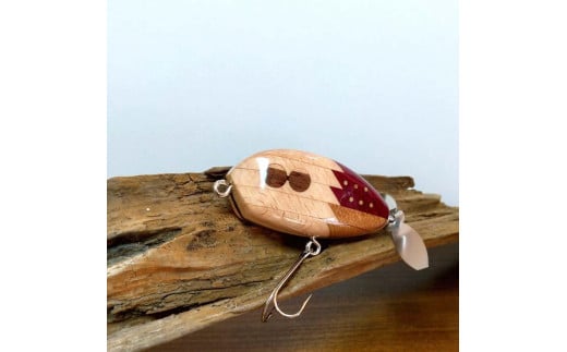 寄せ木のルアー「Flashé」