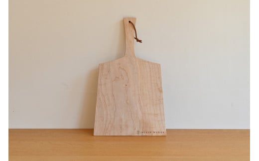 034-001【使い込むほど風合い増す】県産材を使用したカッティングボード（楓）