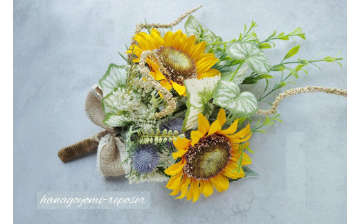 元気がでる向日葵のスワッグ（036_5025）