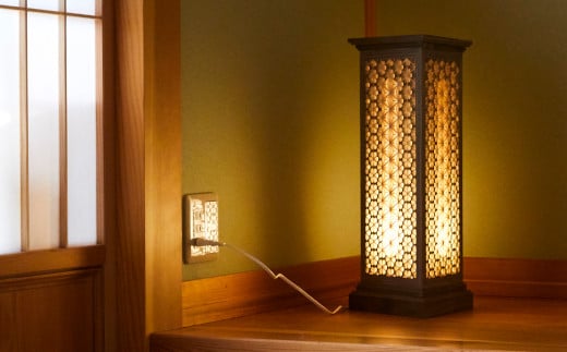 【卓越技能師の作品】組子の行灯(天然木:タモ・スギ・ホウ)【 間接照明 和室 組子 職人 レトロ 純和風 ハンドメイド 手作り ルームランプ 玄関照明  】