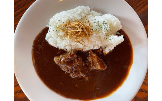 【4月配送】【「近江牛」お肉ごろごろカレー(230g×3) 】肉 牛肉 ブランド牛 三大和牛 和牛 黒毛和牛 近江牛 保存食 レトルト おかず お惣菜 滋賀県 竜王
