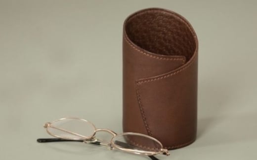 tanikoオリジナル 眼鏡スタンド《厚真町》【Taniko leather】レザー  革 革製品 作家物 手作り メガネ メガネスタンド 文房具 ギフト 北海道[AXAP015]