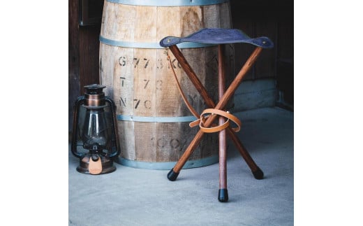 革と木のハンティングチェア：ハイタイプ【ネイビー】【本革　タンニンなめし　イタリアンレザー】