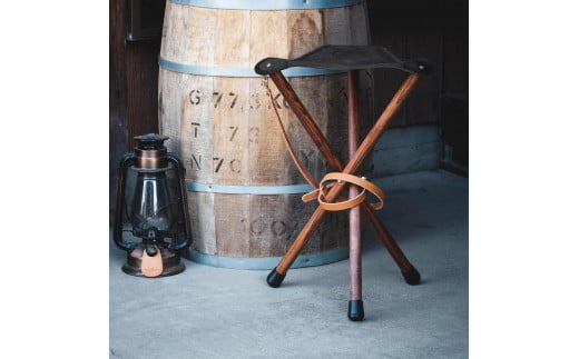 革と木のハンティングチェア：ハイタイプ【ブラック】【本革　タンニンなめし　イタリアンレザー】