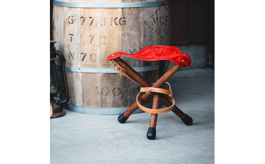 革と木のハンティングチェア：ロータイプ【レッド】【本革　タンニンなめし　イタリアンレザー】