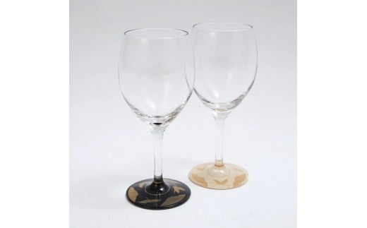 みよし漆器本舗 紀州塗り ぬりもん de Verre ワイングラス 蒔絵 万葉鶴 ペアセット 黒 白 300ml