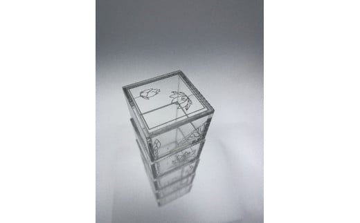 【TOMONARI】アクリル升 mas/mas（マスマス）0.3合　5個セット　LOTUS　蓮【世田谷みやげ】升 食器 酒器 コップ セット 日用品 工芸品 インテリア アクリル お土産 小物入れ 小物 ギフト プレゼント 贈り物