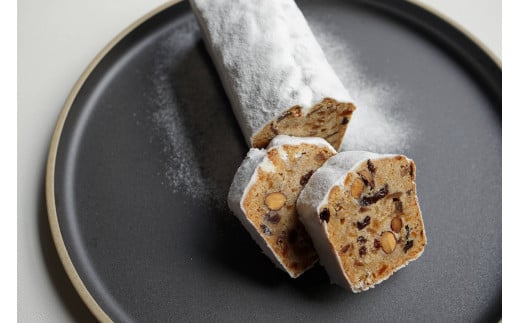 【パティスリーショコラトリーレシィ】シュトーレン 【1本 クリスマス ドイツ伝統菓子 ドライフルーツ ナッツ 洋酒漬け スイーツ 焼き菓子 ギフト プレゼント お取り寄せ 贈答用 冬の定番 おやつ ケーキ デザート 贈り物 パン 送料無料】