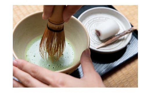 歴史ある茶室で憧れの茶道体験【1549314】