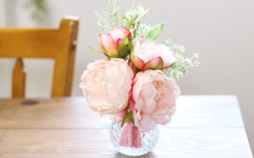 水換え不要!!芍薬とグリーンの花瓶に入った花束:ピンク【ハンドメイド アーティフィシャルフラワー 造花 芍薬 しゃくやく 花瓶 お花 花 岡山県 倉敷市 おすすめ 人気】