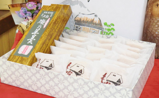 【磯乃羊羹(1本330g×2本)+ふる里最中20個】 貼箱入詰め合わせ 【羊羹 ようかん 最中 もなか 和菓子 菓子 ギフト 贈答用 岡山県 倉敷市 おすすめ 人気】
