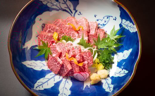 馬肉の頂点「1％の出会い」桜牧場 超霜降り馬刺し三角バラ 食べ比べ用 上赤身付き 250g